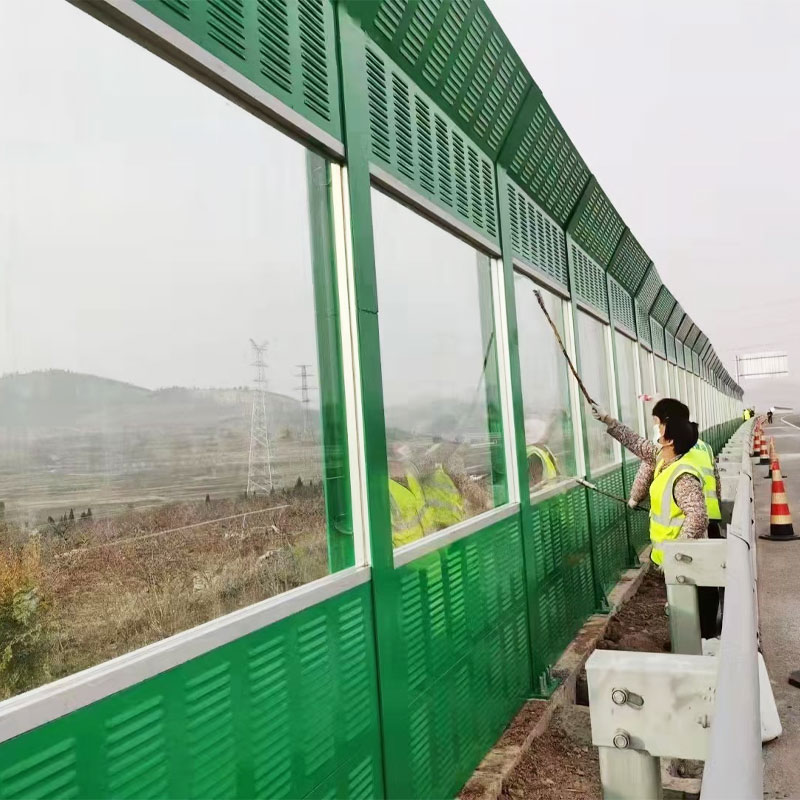 Akrilik yol ses bariyeri