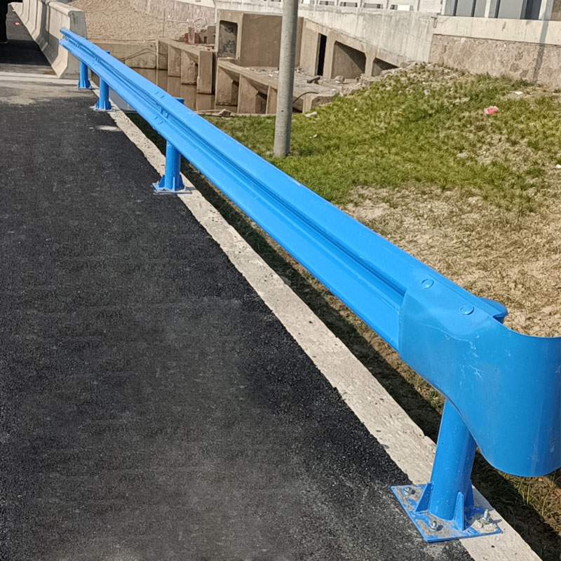 Plastik sprey oluklu korkuluk