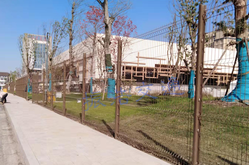 Tel örgü çit