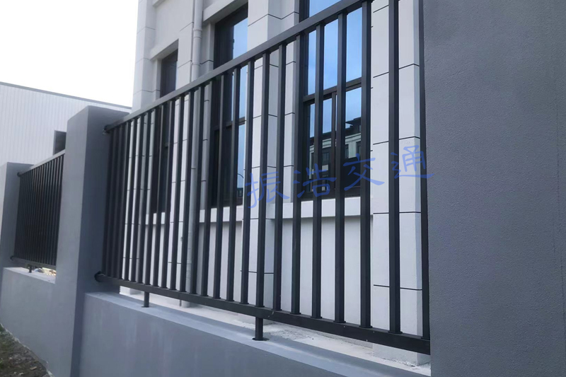 Site çit duvarı