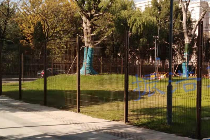 Tel örgü çit